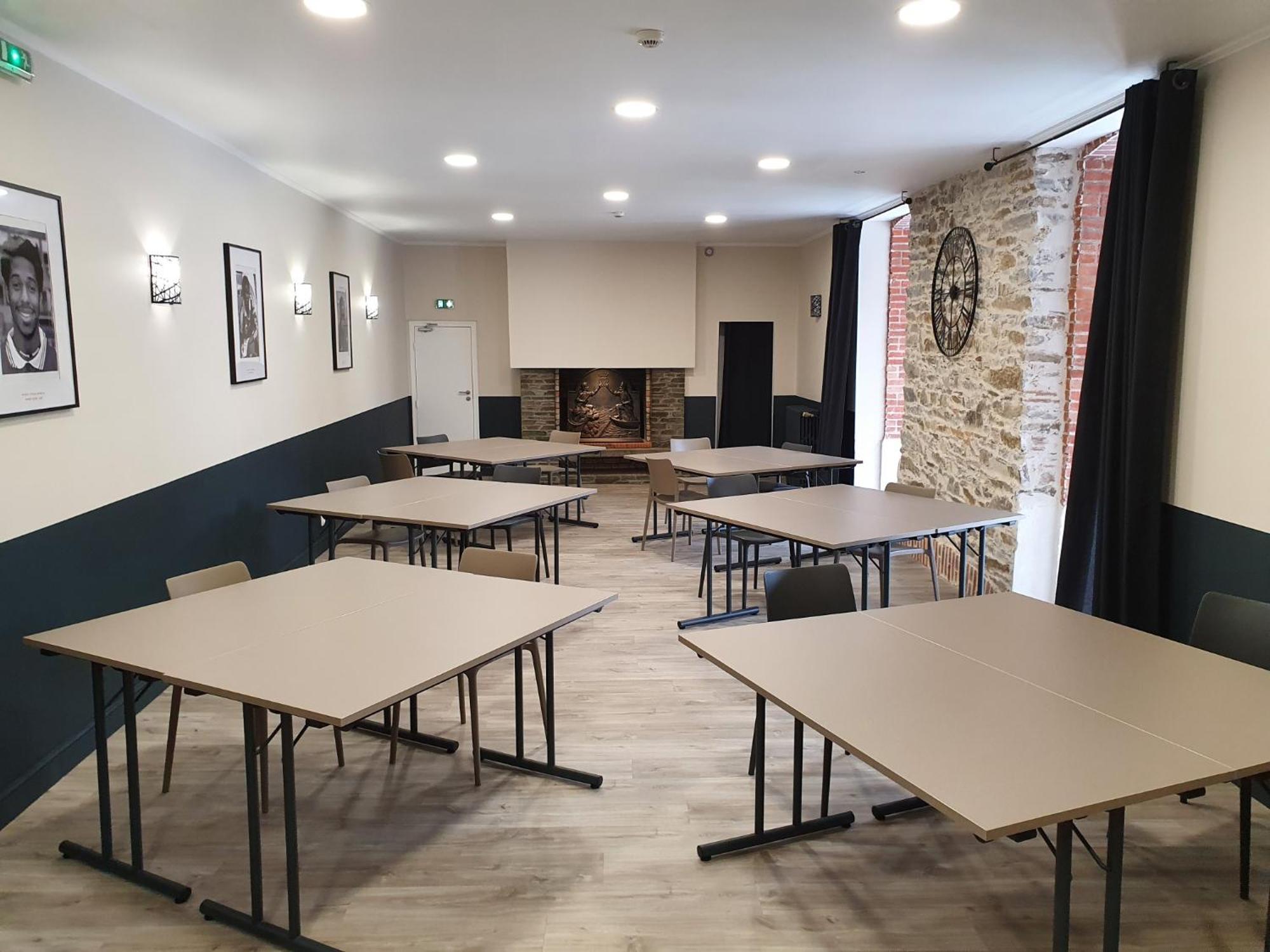 Hotel Restaurant Les Voyageurs Монтегю Екстериор снимка