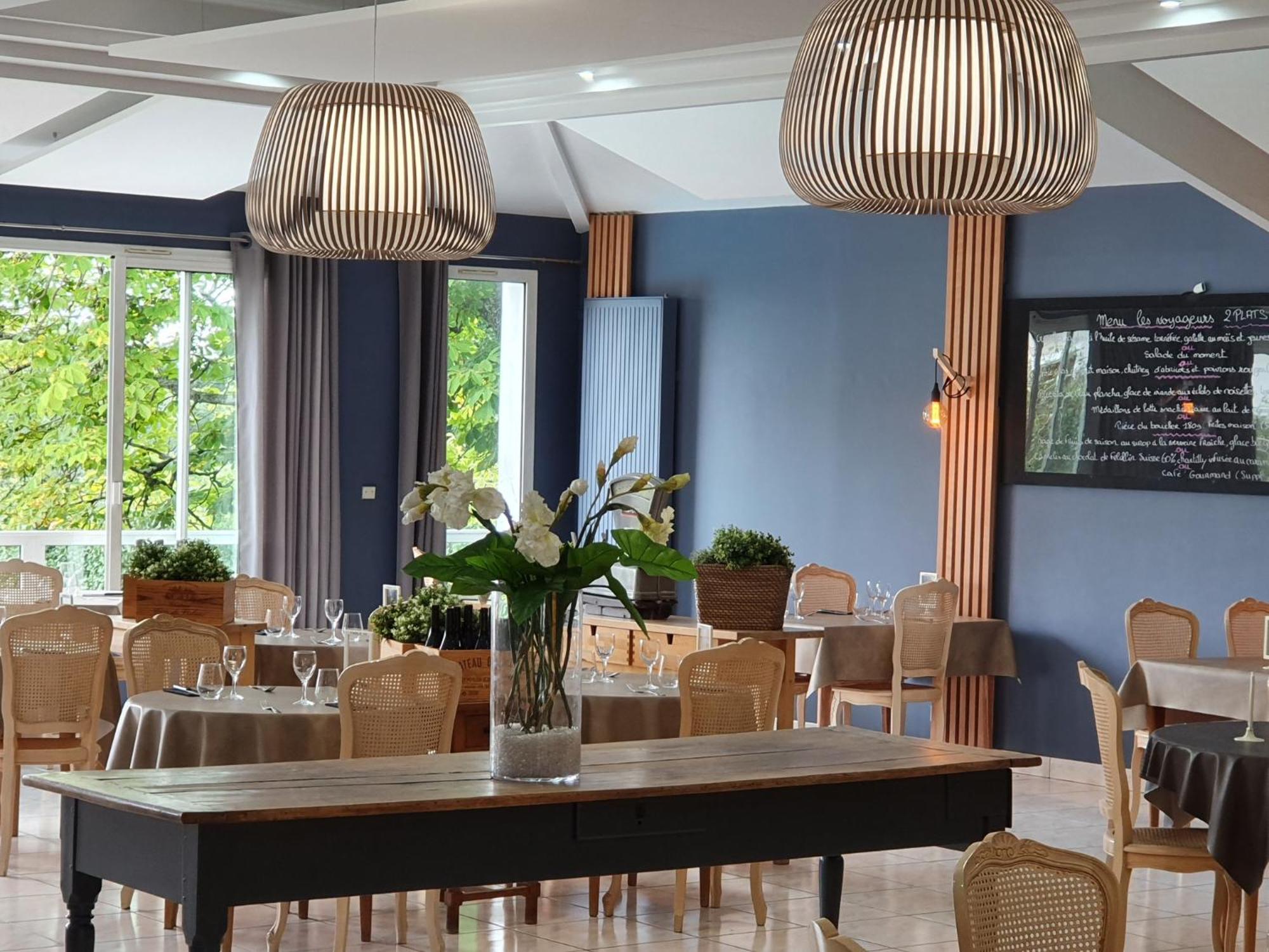 Hotel Restaurant Les Voyageurs Монтегю Екстериор снимка